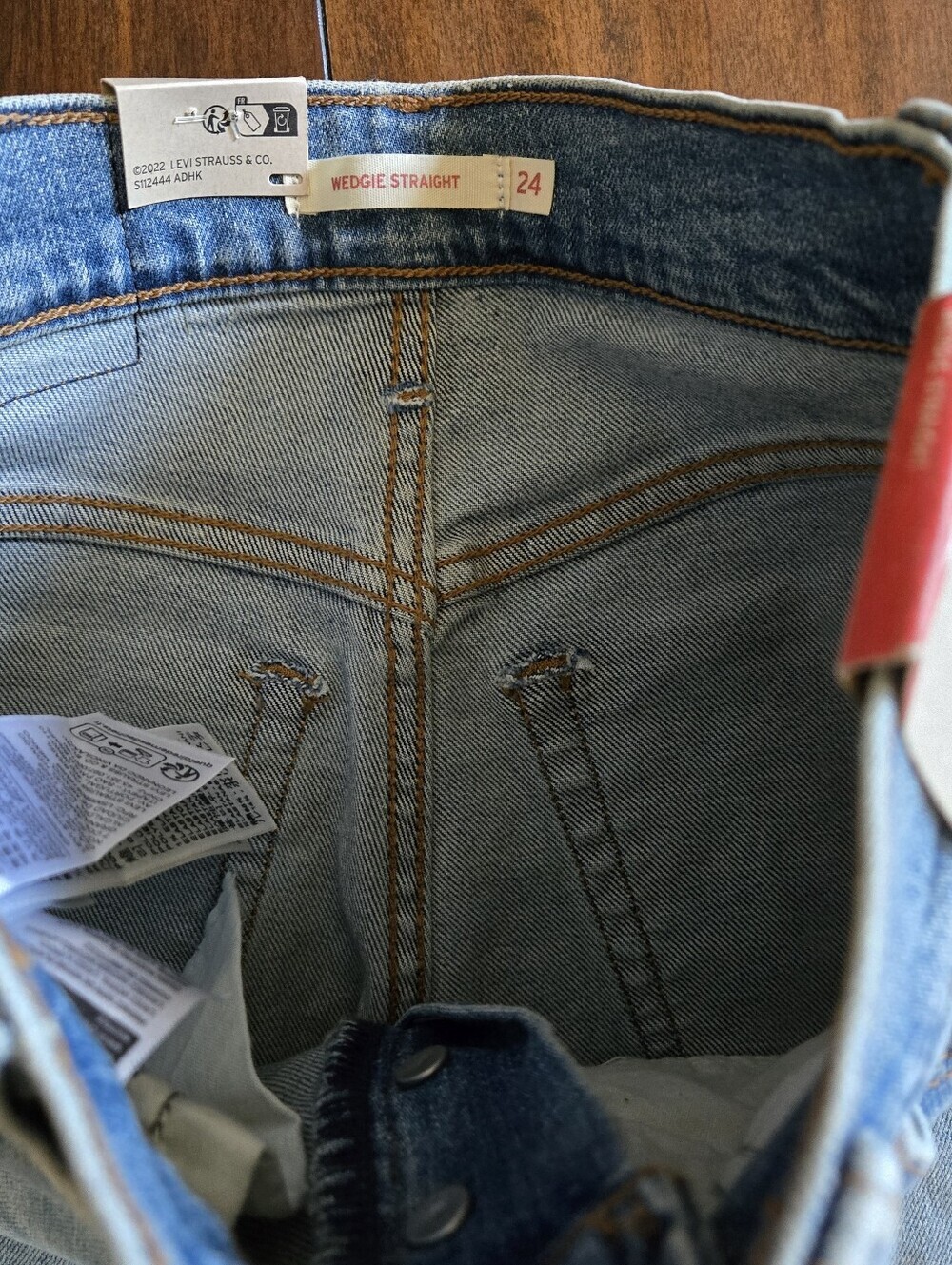 Levi's Women Wedgie Straight High Rise Distressed button Fly Raw Hem Size 24 NWT - Picture 11 of 14